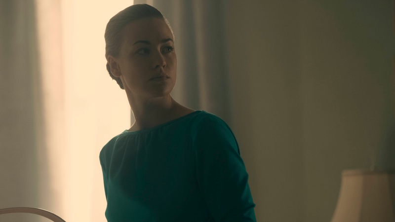 Illustration for article titled On The Handmaid's Tale Finale, the Fall of Gilead Begins With a Dropped Stone